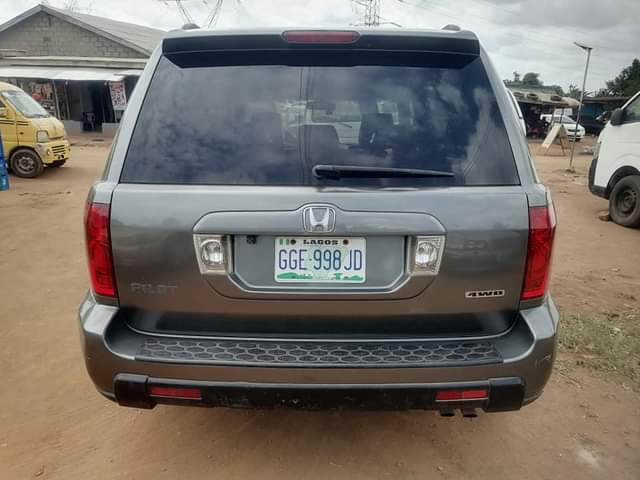 A picture of HONDA PILOT 2007