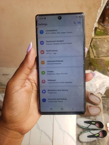 A picture of Samsung S26 ultra copy