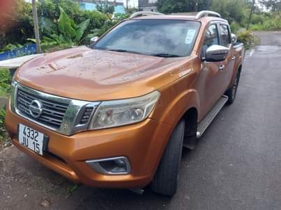 nissan navara