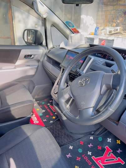 A picture of Car