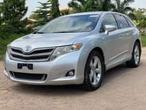 A picture of 2013 venza in prestige condition