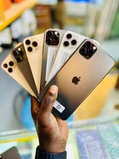A picture of IPhone 11 pro Max Bei 980 000 tu