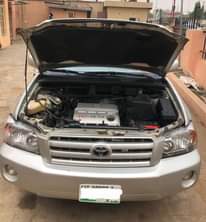A picture of Nigeria used 05 Toyota Highlander