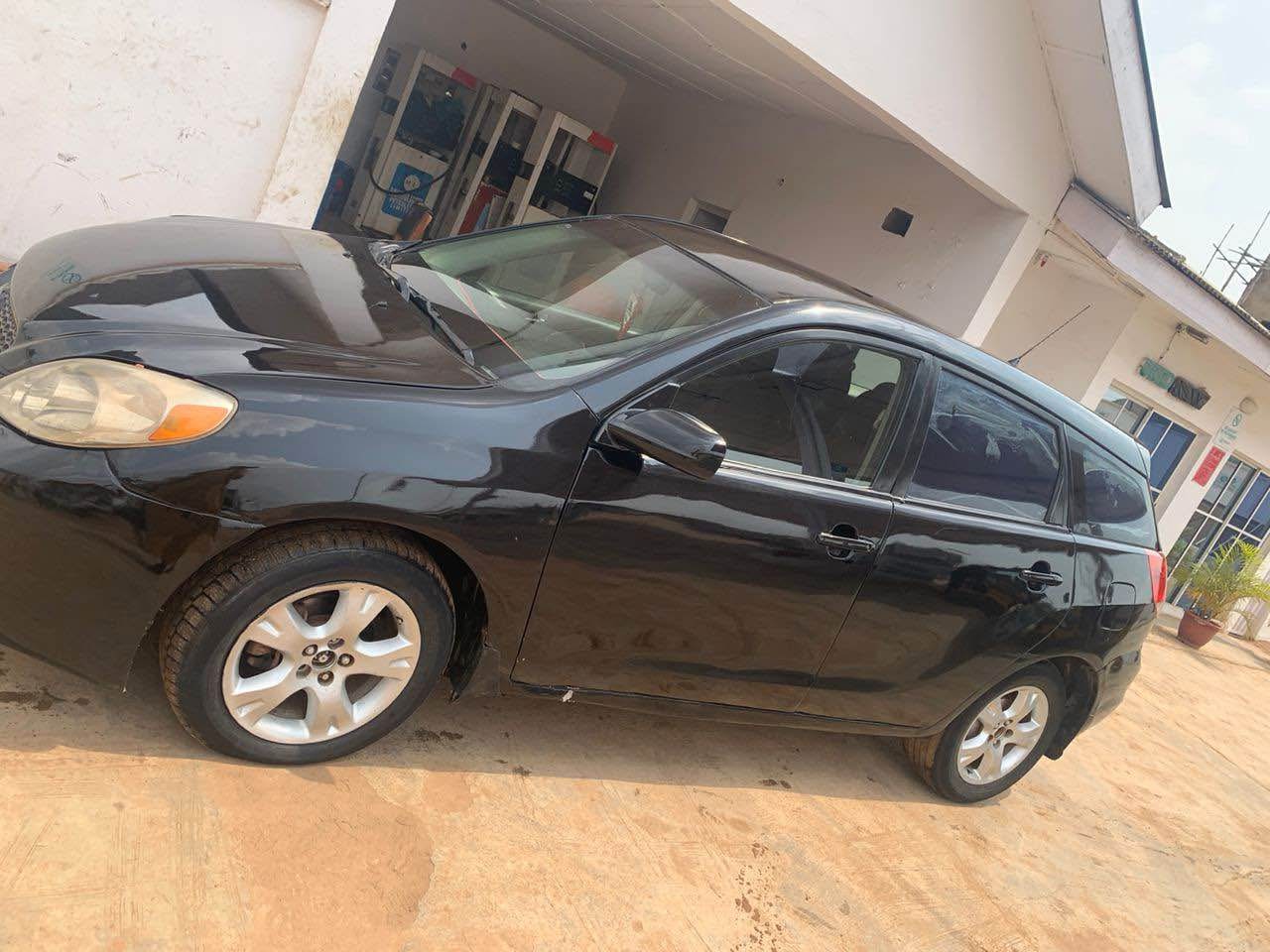 A picture of Toyota matrix