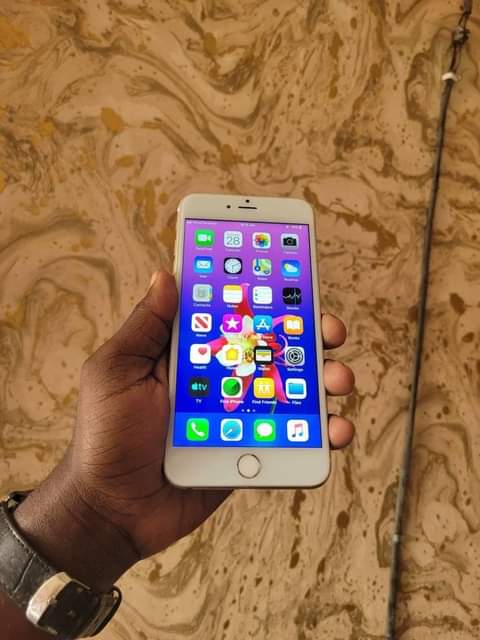 A picture of IPhone 6plus 64gb