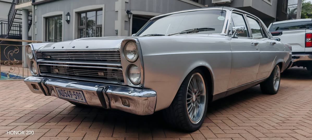 v8 cars
