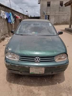A picture of 2001 Volkswagen Golf 4