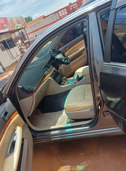 A picture of Toyota Mark 11grande 2000