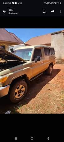 A picture of Toyota Land cruza hardtop iyo Injin 1hz diesel Gia manyu