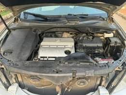 A picture of distress rx330 with ac gear and engine in perfect condition