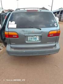 A picture of Toyota Sienna accident free