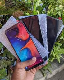 A picture of SAMSUNG A20