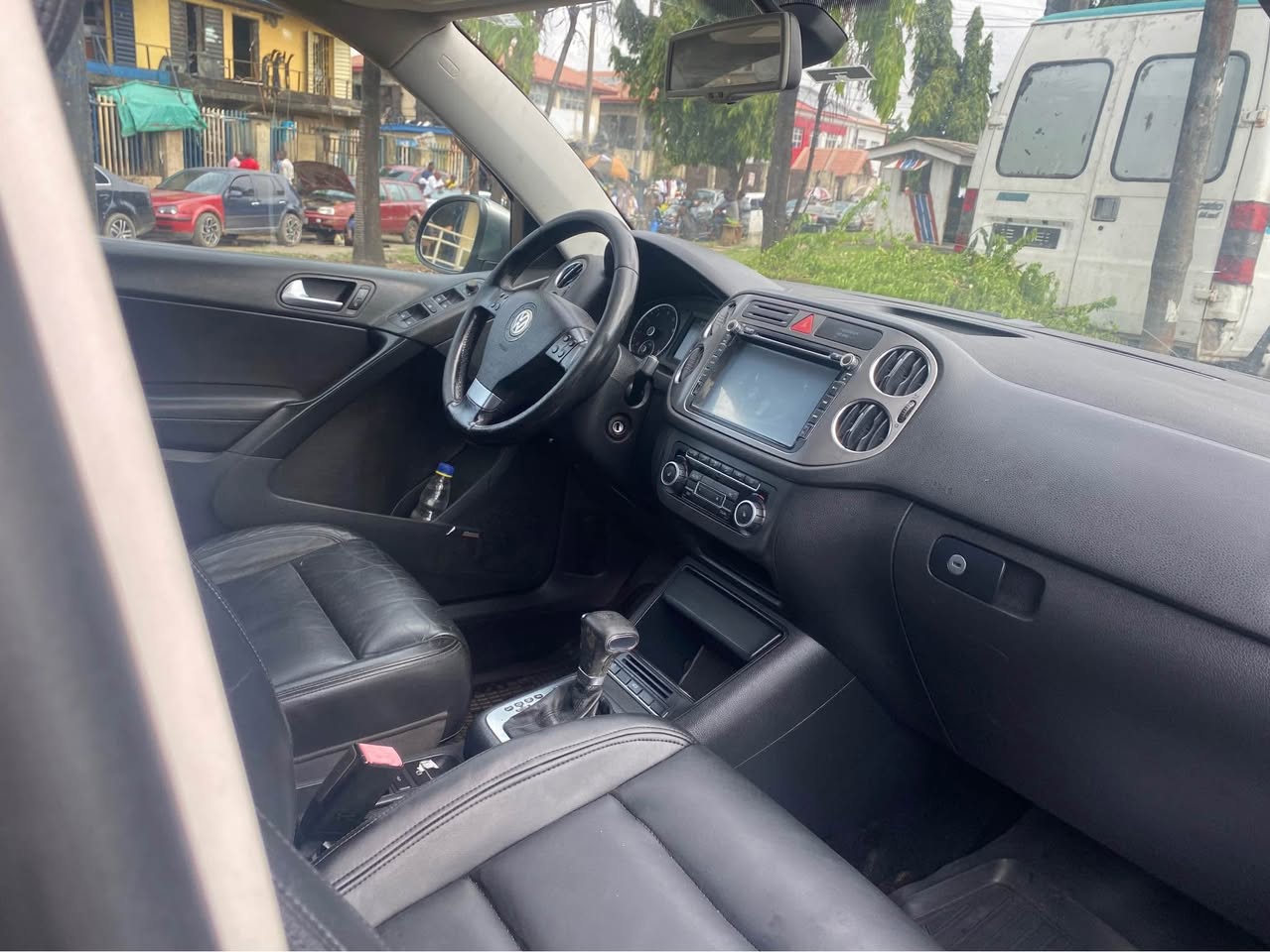 A picture of Clean Volkswagen Tiguan with Reverse Camera Sunroof Chilling AC for
