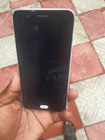 A picture of Nauza OPPO F1s