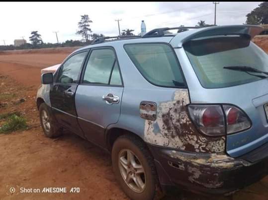 A picture of Lexus rx300 2002