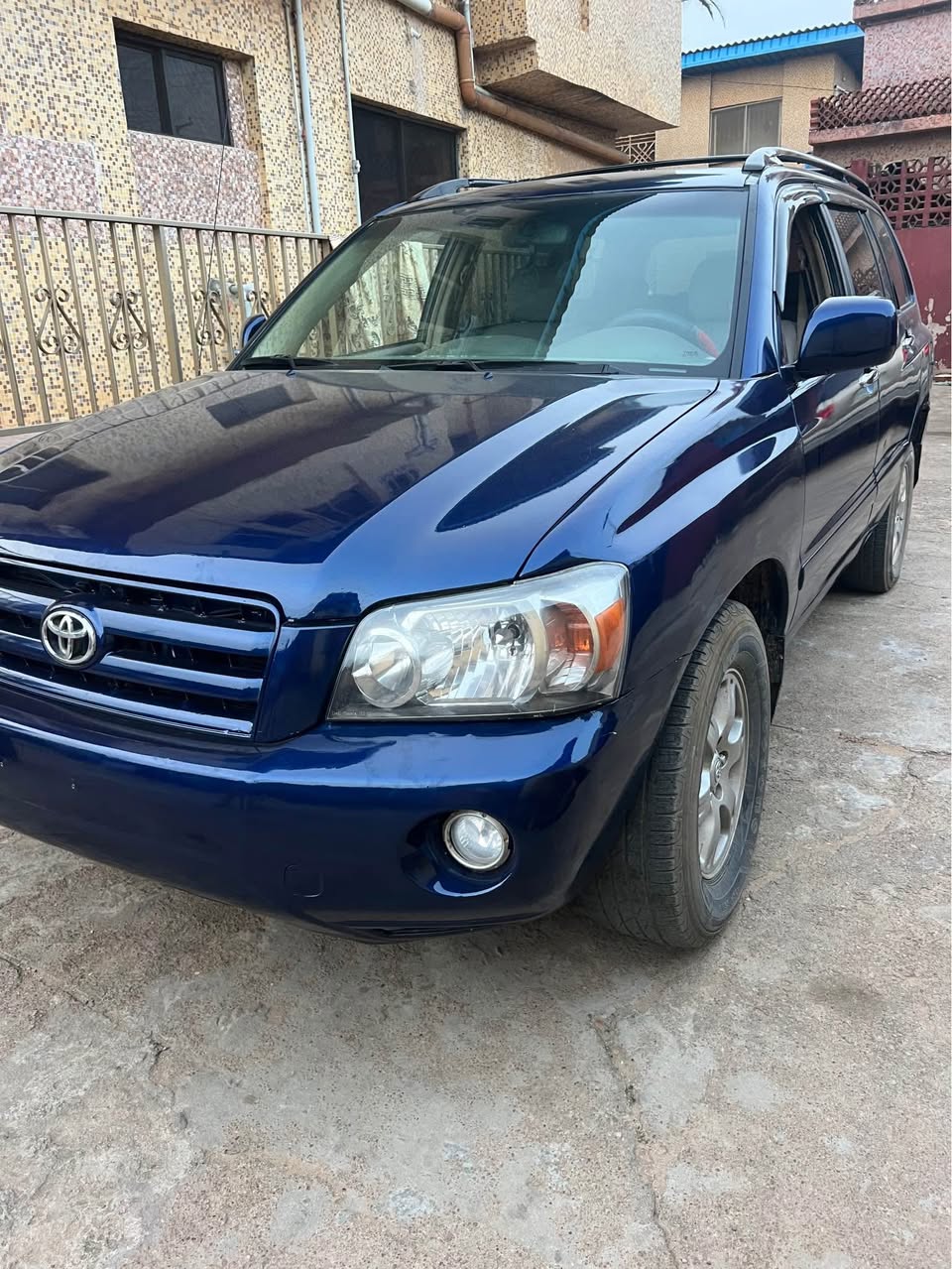 A picture of Cheap highlander for sale
