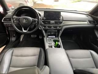 A picture of Honda Accord 18