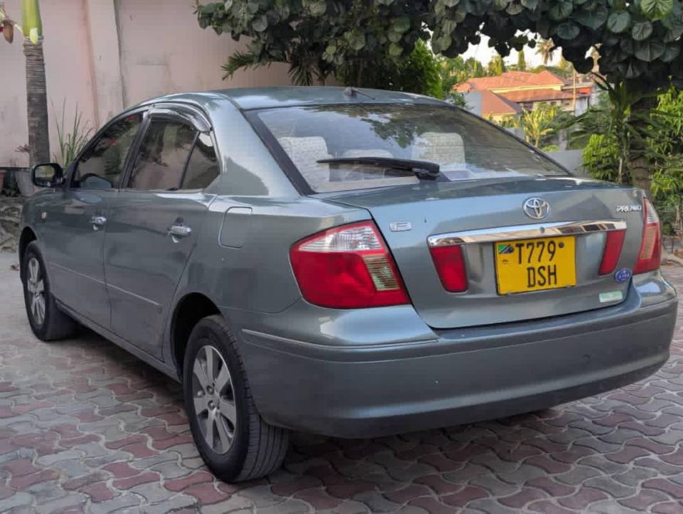 A picture of Call0748 68 26 98 Toyota PREMIO 2005 1NZ Fe 1490Cc