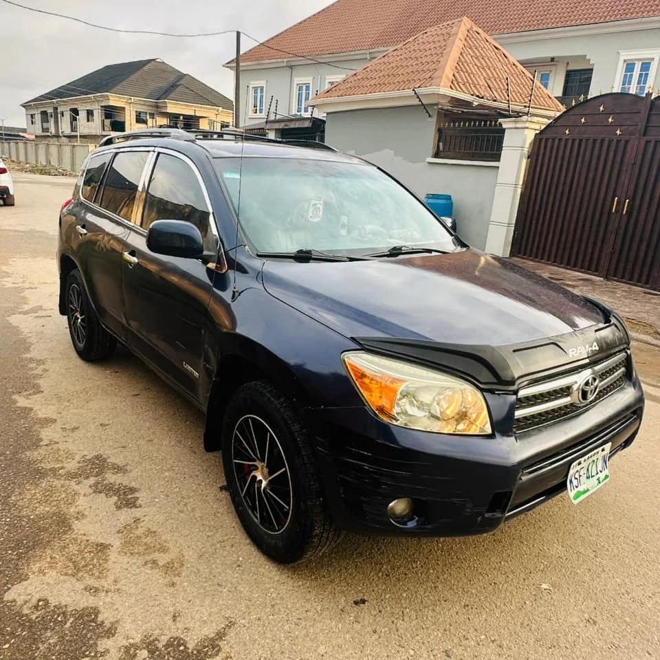 A picture of  SHARP REGISTERED 2008 TOYOTA RAV4 ENGINE GEAR AC CHILLING