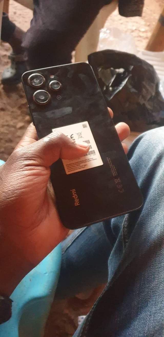 A picture of Redmi 12