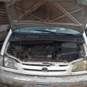A picture of Toyota sienna 1998 model
