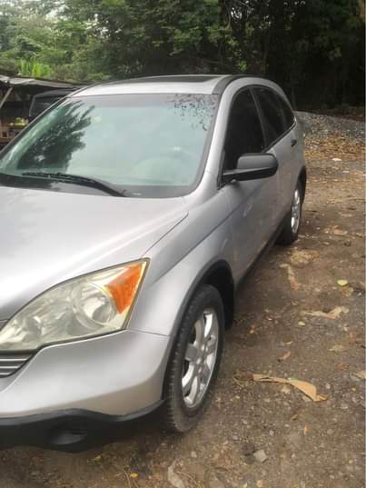 A picture of Honda CR V 2008