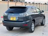 A picture of Toyota Harrier on sale DUH hii gari imetuzwa vizuri sanaaaa