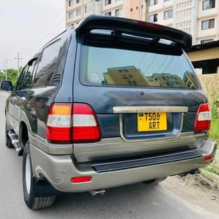 A picture of Price bei 38m Call TOYOTA LAND CRUISER AMAZON FOR SALE