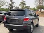 A picture of Clean Unregistered 2 months used Toyota Highlander 2013 model 9