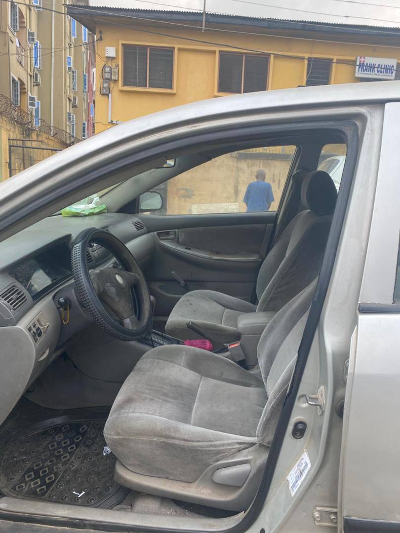 A picture of Toyota corolla 2003 2004