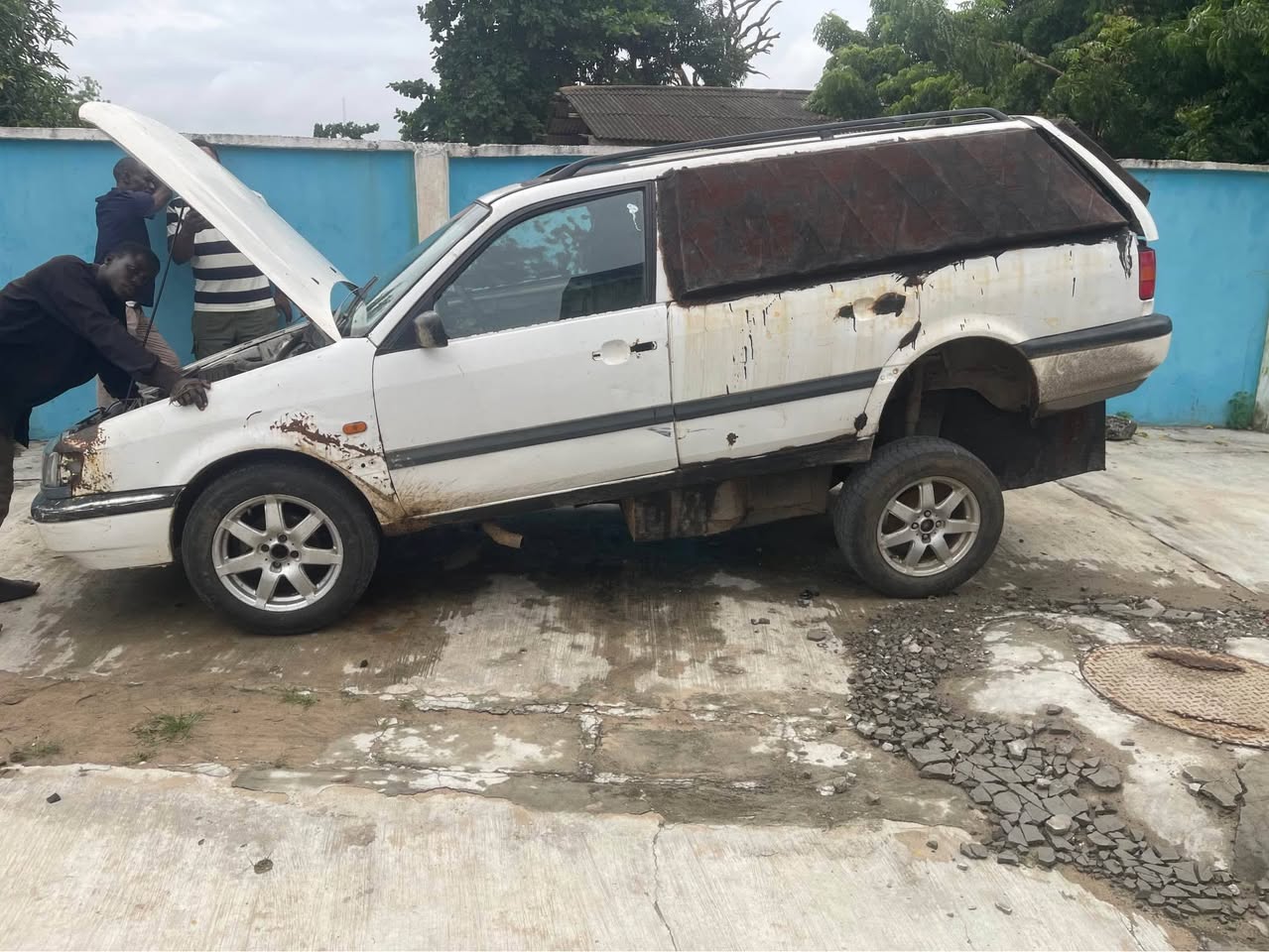 A picture of Passat wagon 07043283348
