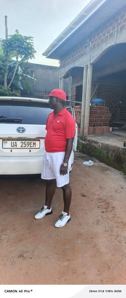 A picture of Available Uhs 32m 0702549830