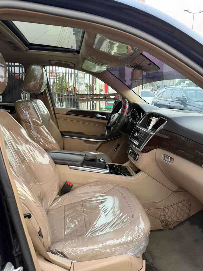A picture of Mercedes Benz ML350
