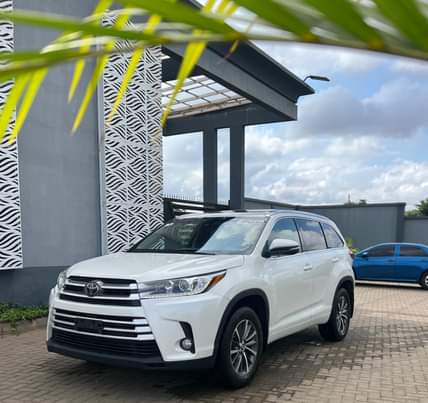 A picture of 2018 TOKS TOYOTA HIGHLANDER XLE