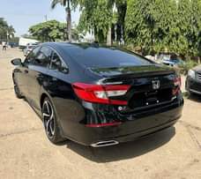 A picture of Honda Accord 2018