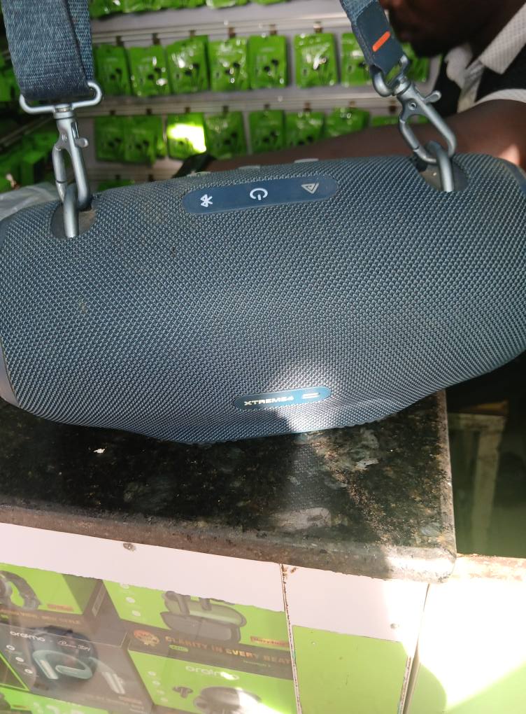 A picture of JBL EXTREME 4