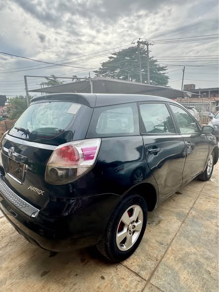 A picture of Nigerian used Toyota Matrix year 2004