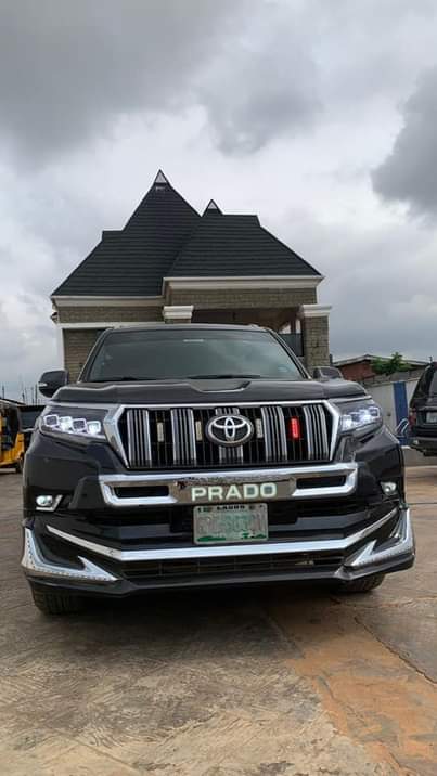 A picture of TOYOTA PRADO