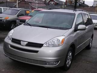 A picture of Toyota Sienna