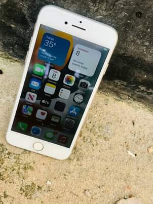 A picture of Iphone 7g