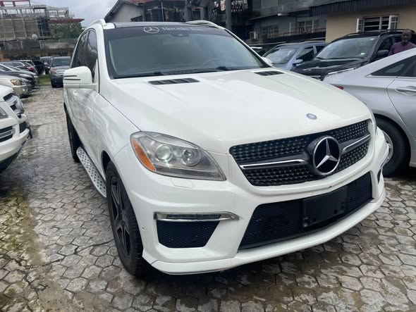 A picture of Mercedes Benz ML350 2015