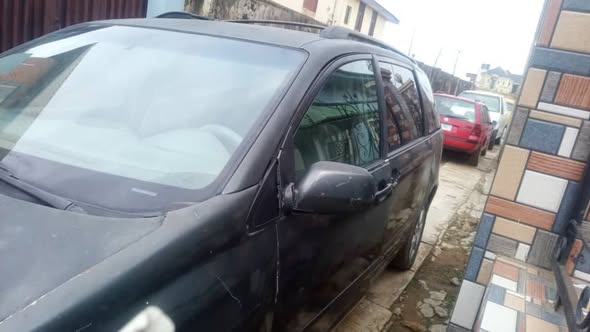 A picture of Toyota sienna 06