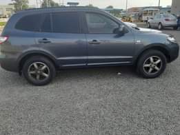 A picture of Hyundai satafe 2010 model 4 sale Super Clean body and