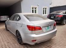 A picture of Lexus is250