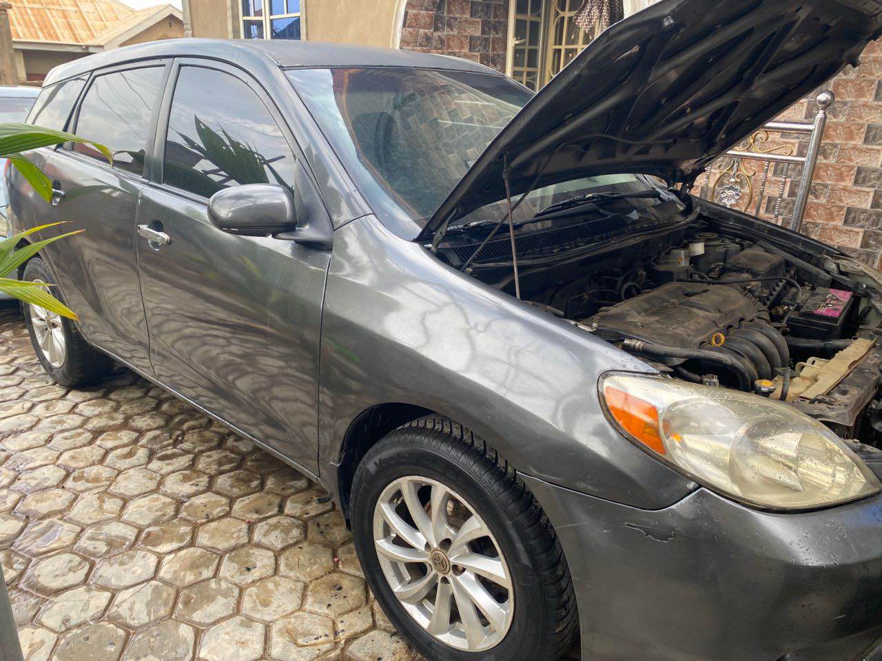 A picture of Toyota matrix