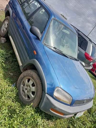 A picture of Toyota Rav 4 With untampered engine No gear First body