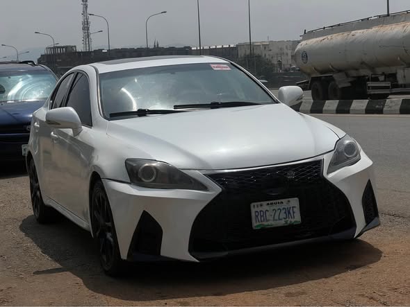 A picture of IS350