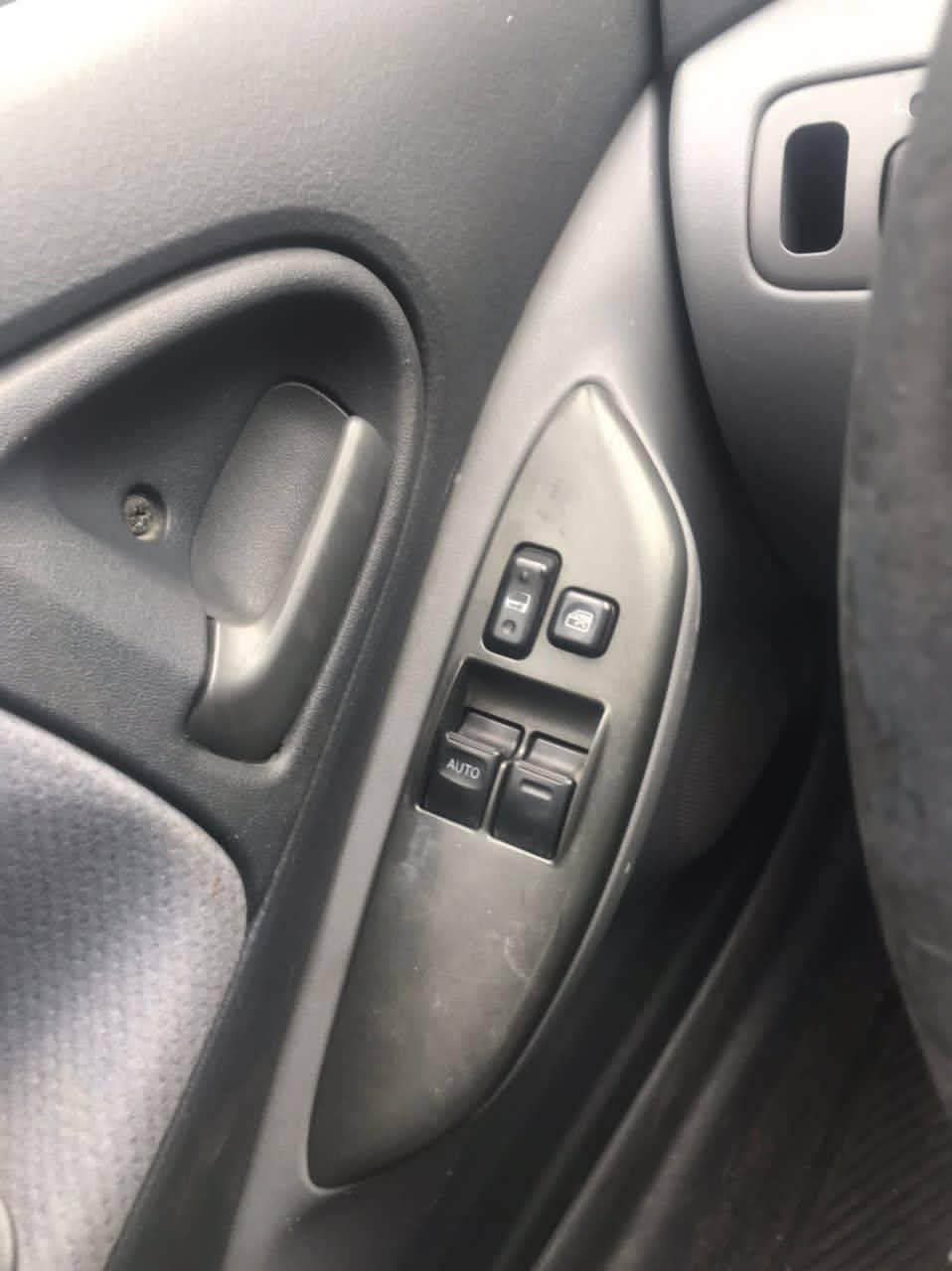 A picture of 2005 Toyota yaris