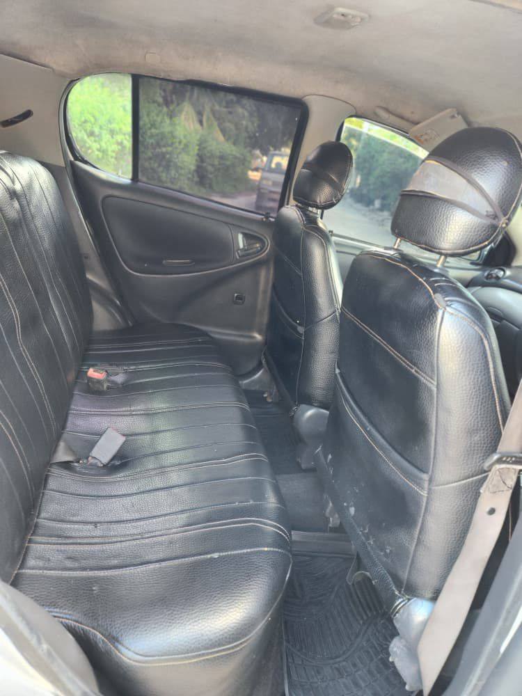 A picture of TOYOTA VITZ