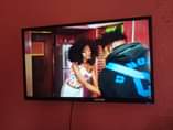A picture of Tv 40 inch 32 inch